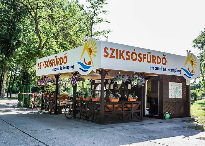 Sziksósfürdő Strand és Kemping